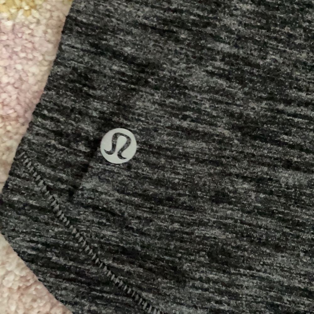 Lululemon V Neck Shirt Size 6 - Picture 3 of 3